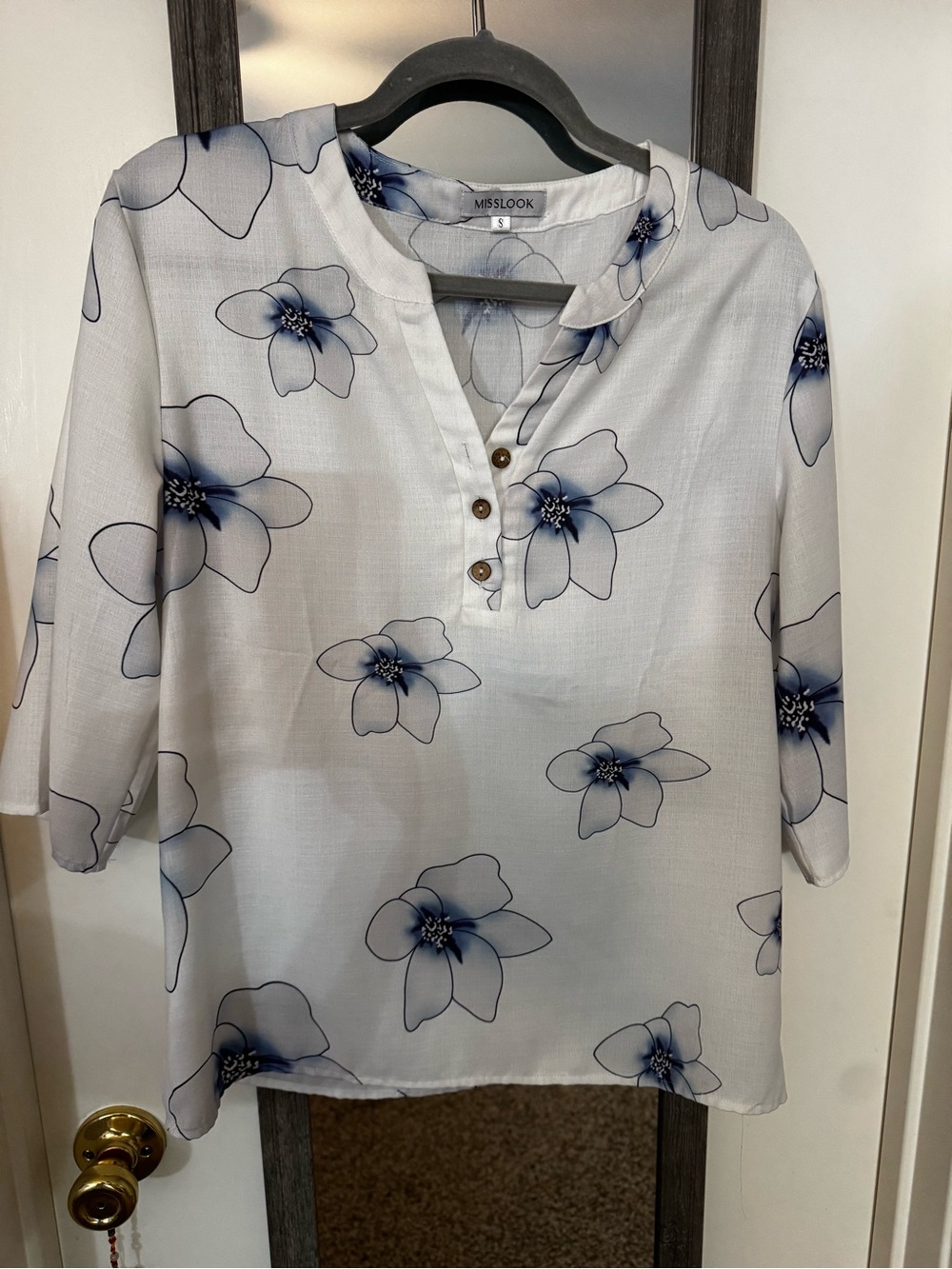 MISSLOOK White Tunic Top with Blue Floral Print